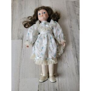Marin yu porcelain doll white‎ dress flower girl collectible decor figure